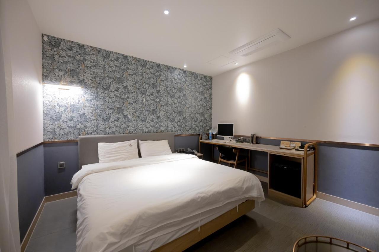 Hound Hotel Seomyeon-Beomcheon Пусан Экстерьер фото