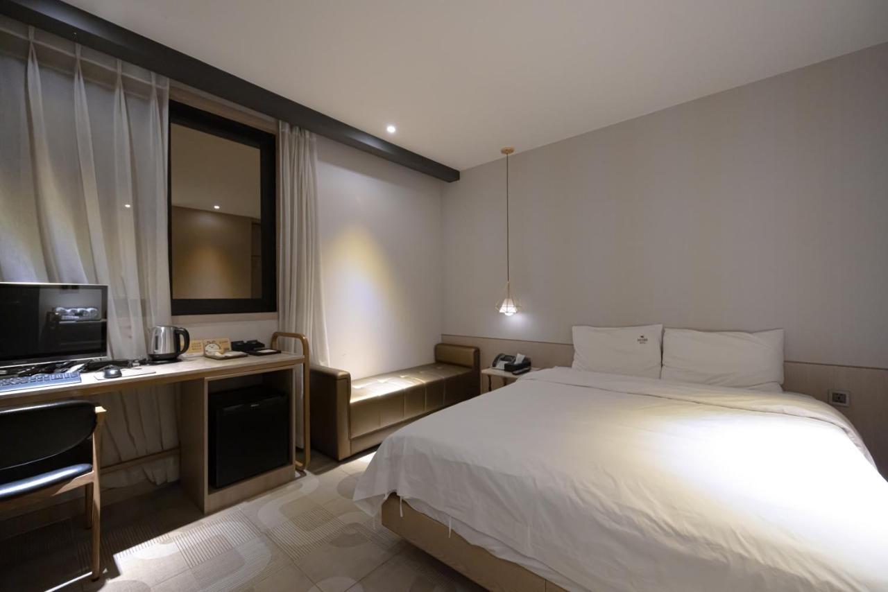 Hound Hotel Seomyeon-Beomcheon Пусан Экстерьер фото